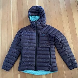 The North Face Women’s Summit Down Hoodie size medium EUC